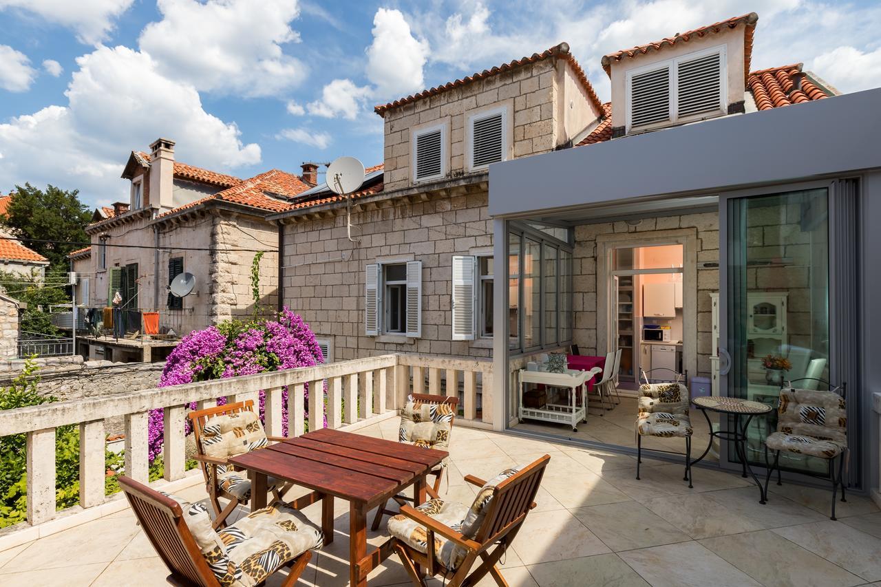 Apartment Van Gogh ดูบรอฟนิก ภายนอก รูปภาพ